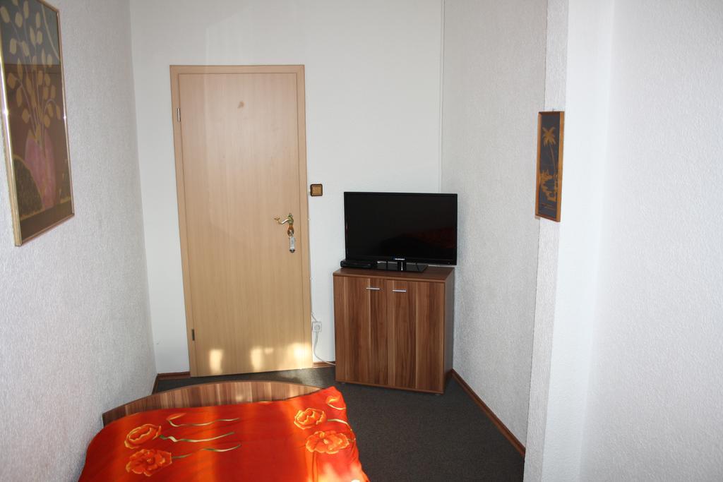 Hotel Hüblers-Schlafquartier Fürstenwalde Habitación foto